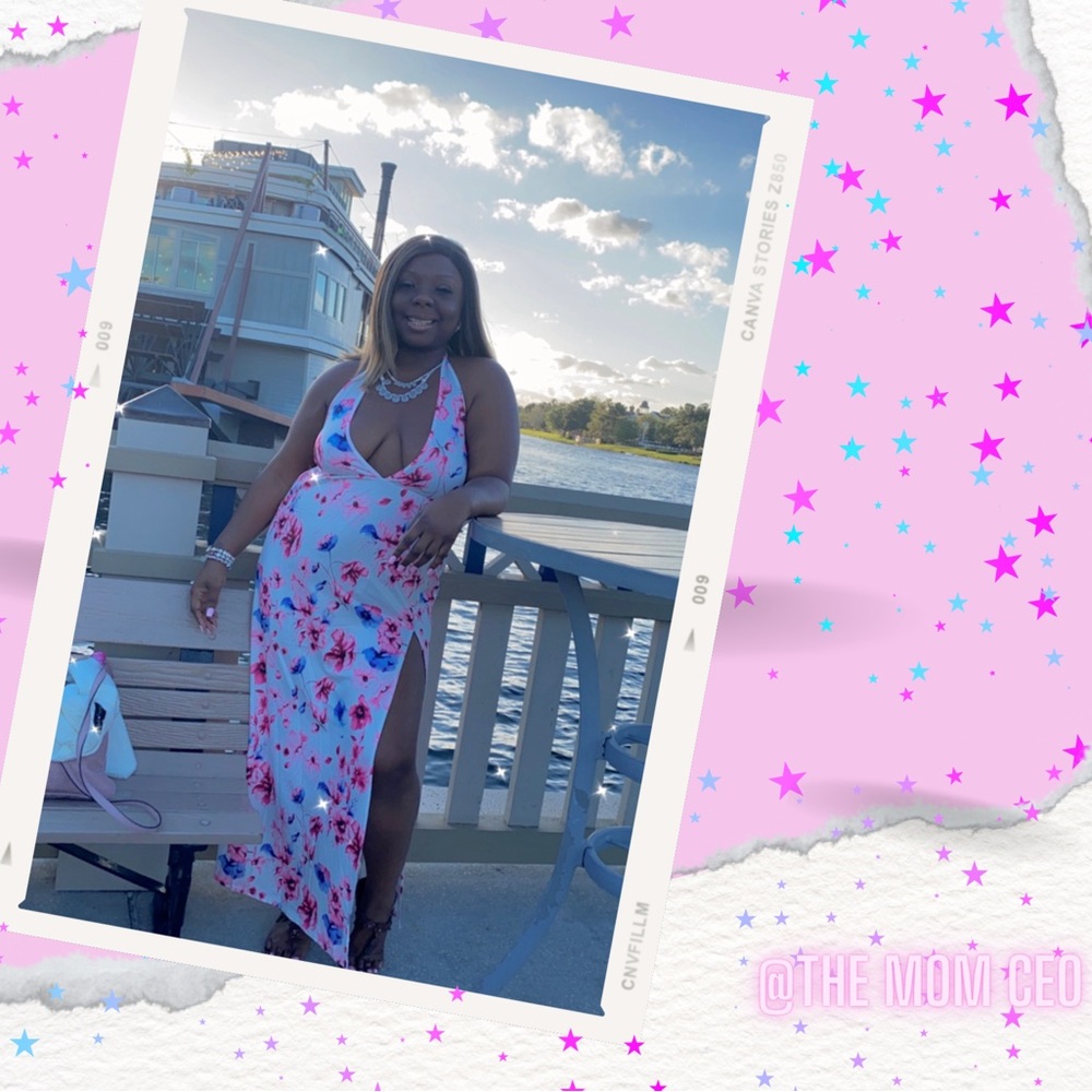 MOMMY & ME MOM FLORAL DRESSES